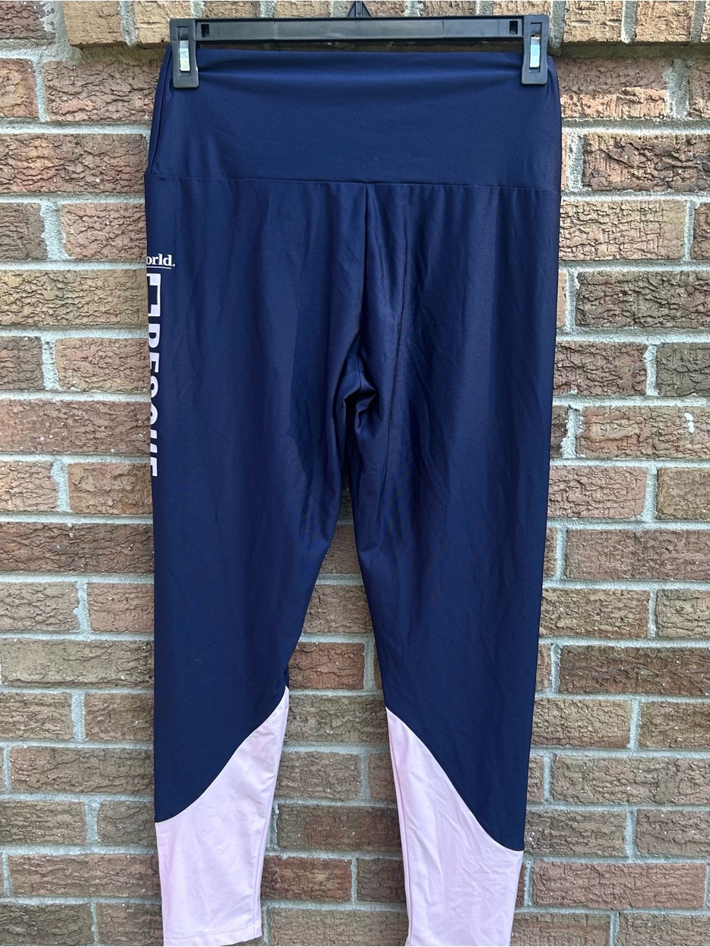Sea World Rescue Leggings with Navy and Light Pink Colorblock Detail size large